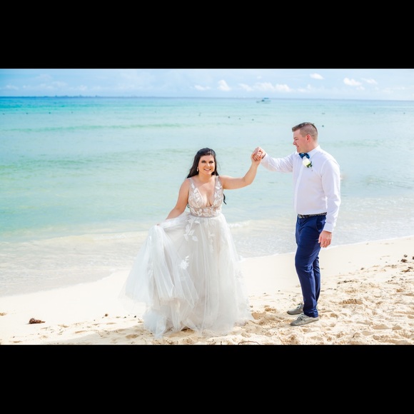 Galatea by Willowby - Picture 3 of 4